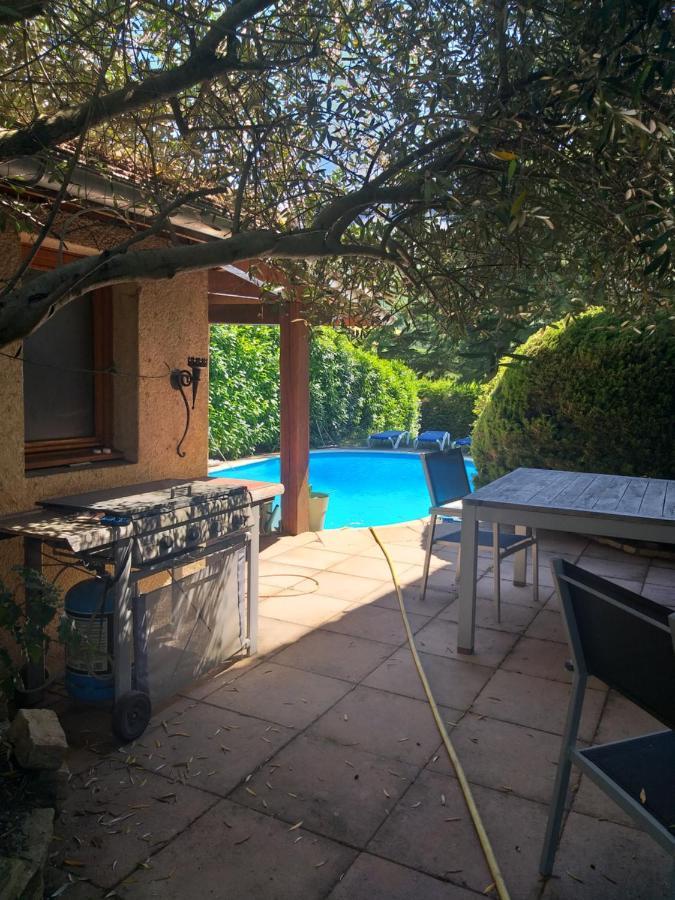 Au Paradis Des Grillons Espinasses Bagian luar foto
